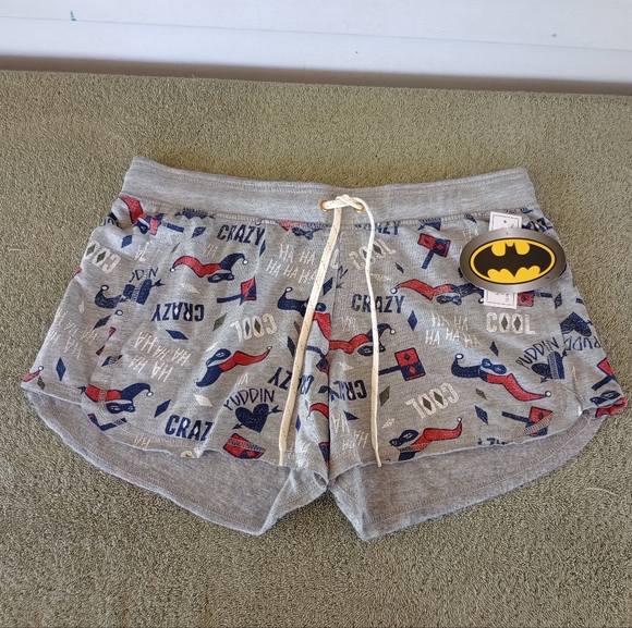 Batman sleepwear Harley Gray shorts Sz. M(7-8) NWT - Picture 1 of 12